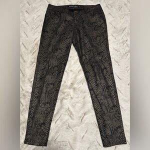 Celebrity Pink Junior’s Snake Print Skinny Leggings Jeggings Pants